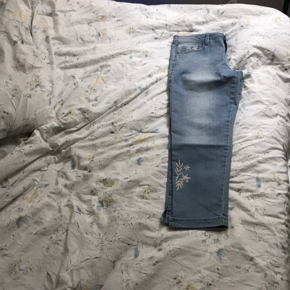 Skinny light wash jeans - Picture 1 of 4